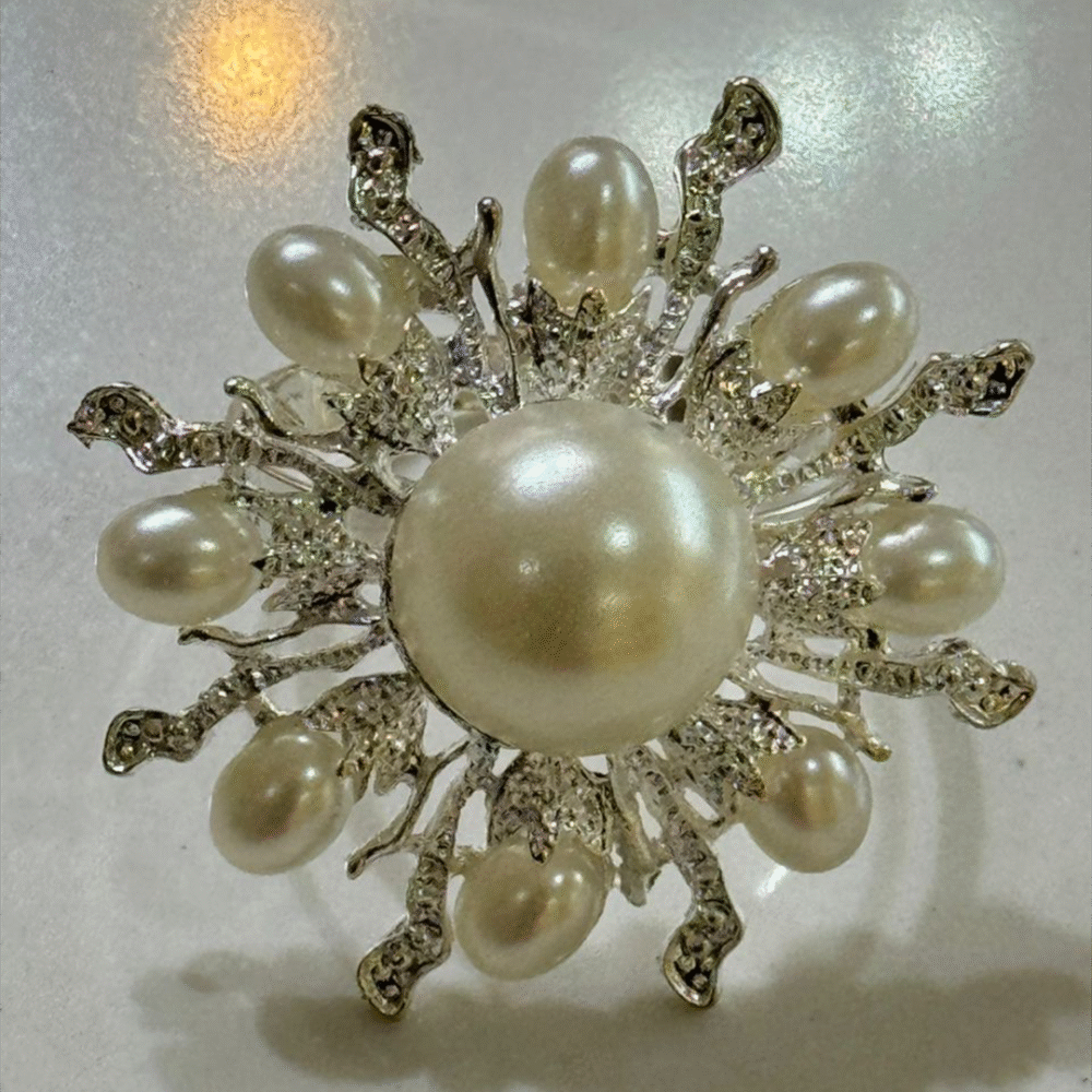 Silver with pearl design Napkin ring