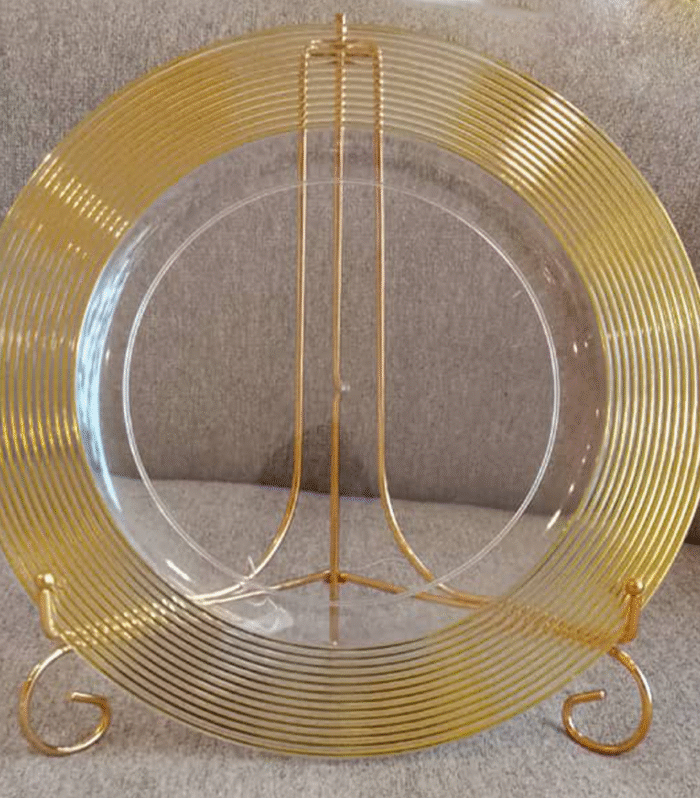 13’’ Gold rim and clear charger
