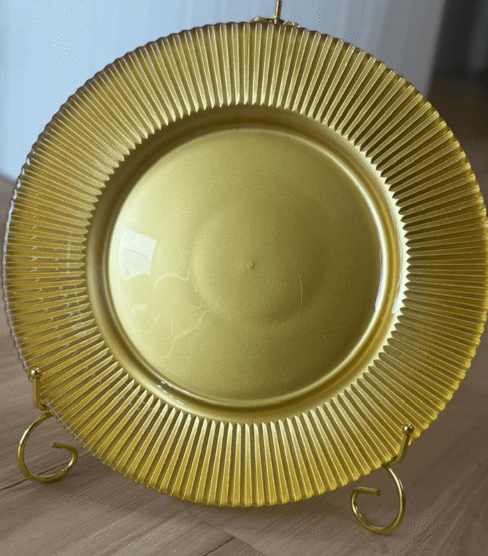 Gold dining luxury plate