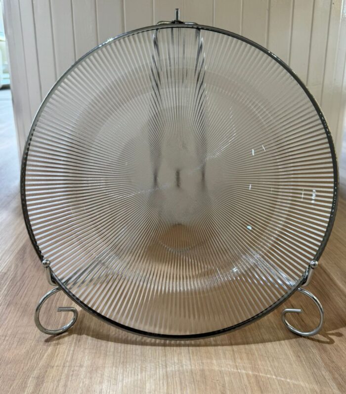 Black rim glass charger plate