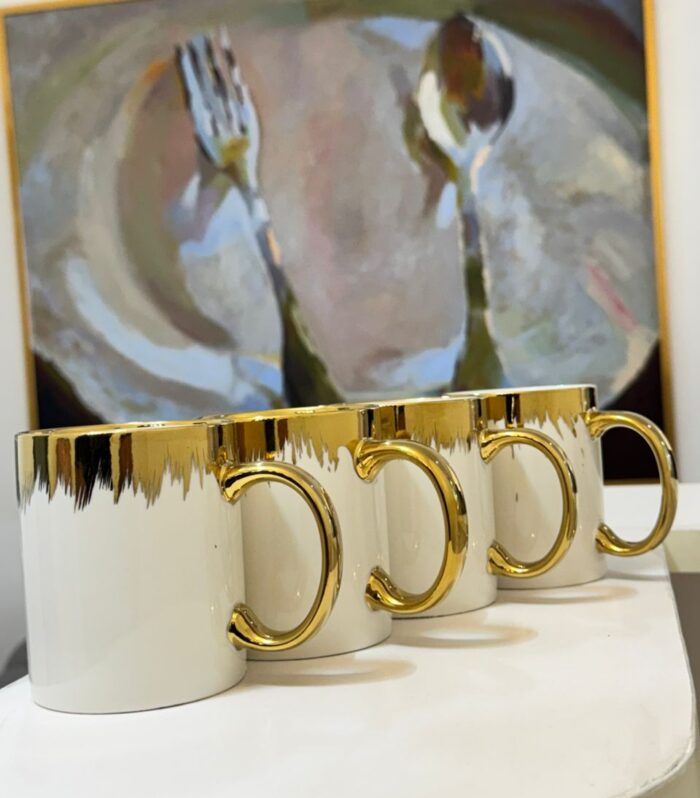 1 pc of white and gold ceramic mug