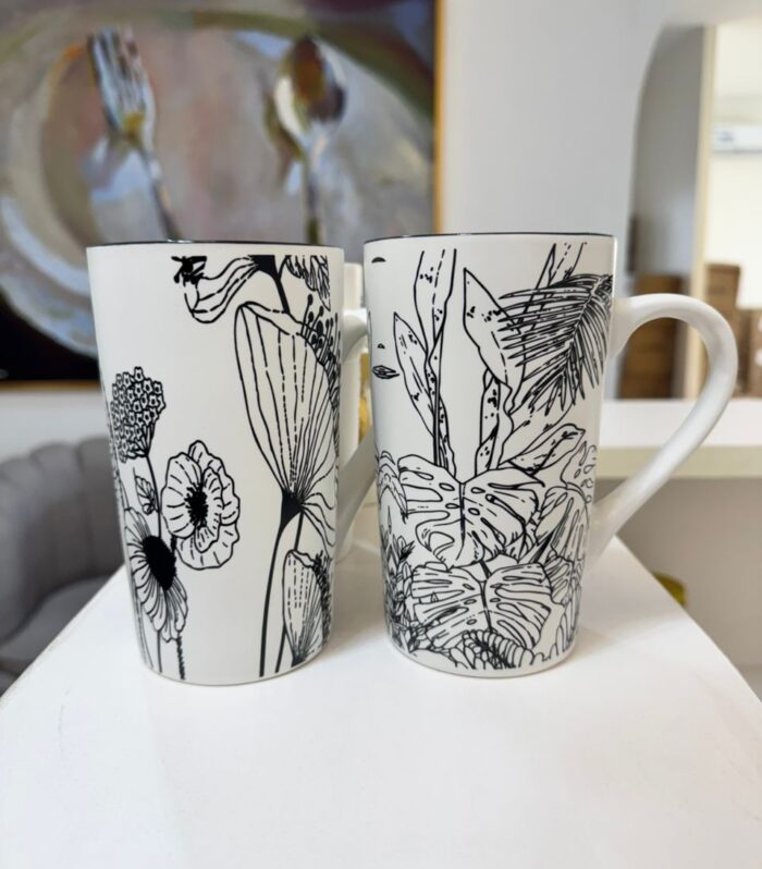 1 pc of Ceramic mug with floral pattern